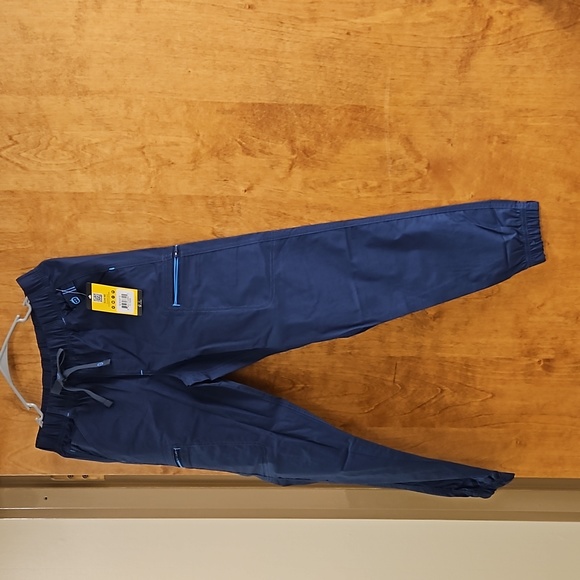 Scrubs - Picture 4 of 6